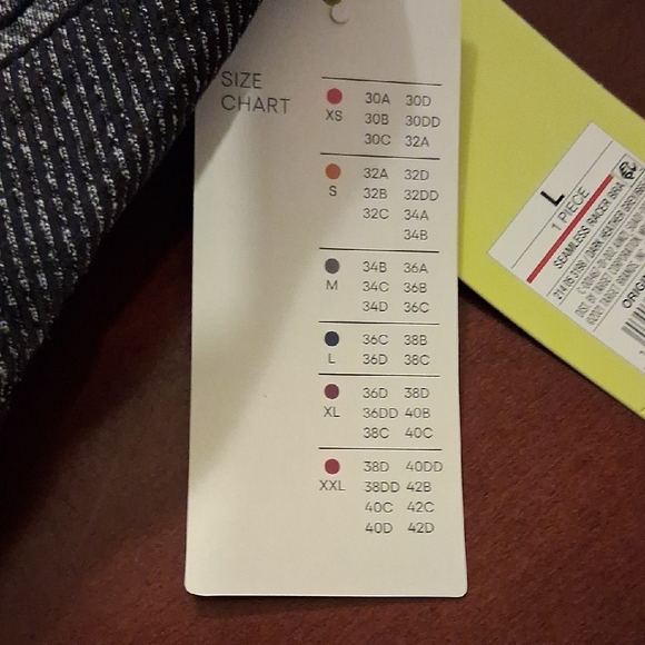 Two All In Motion Sports Bras Size Large, Light‎ Grey, and Dark Heather Grey New - Picture 7 of 7